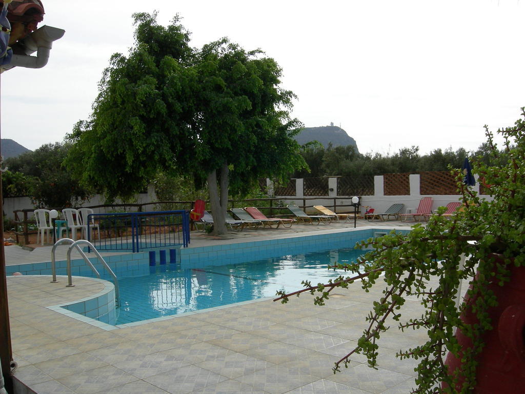 Alex Home Apartments Hersonissos  Bagian luar foto